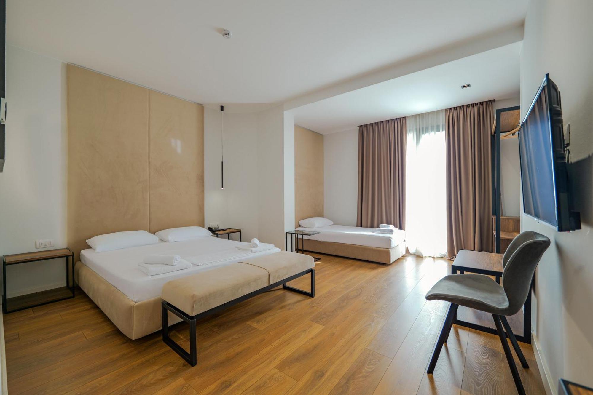 Hotel Central Vlore Exterior photo