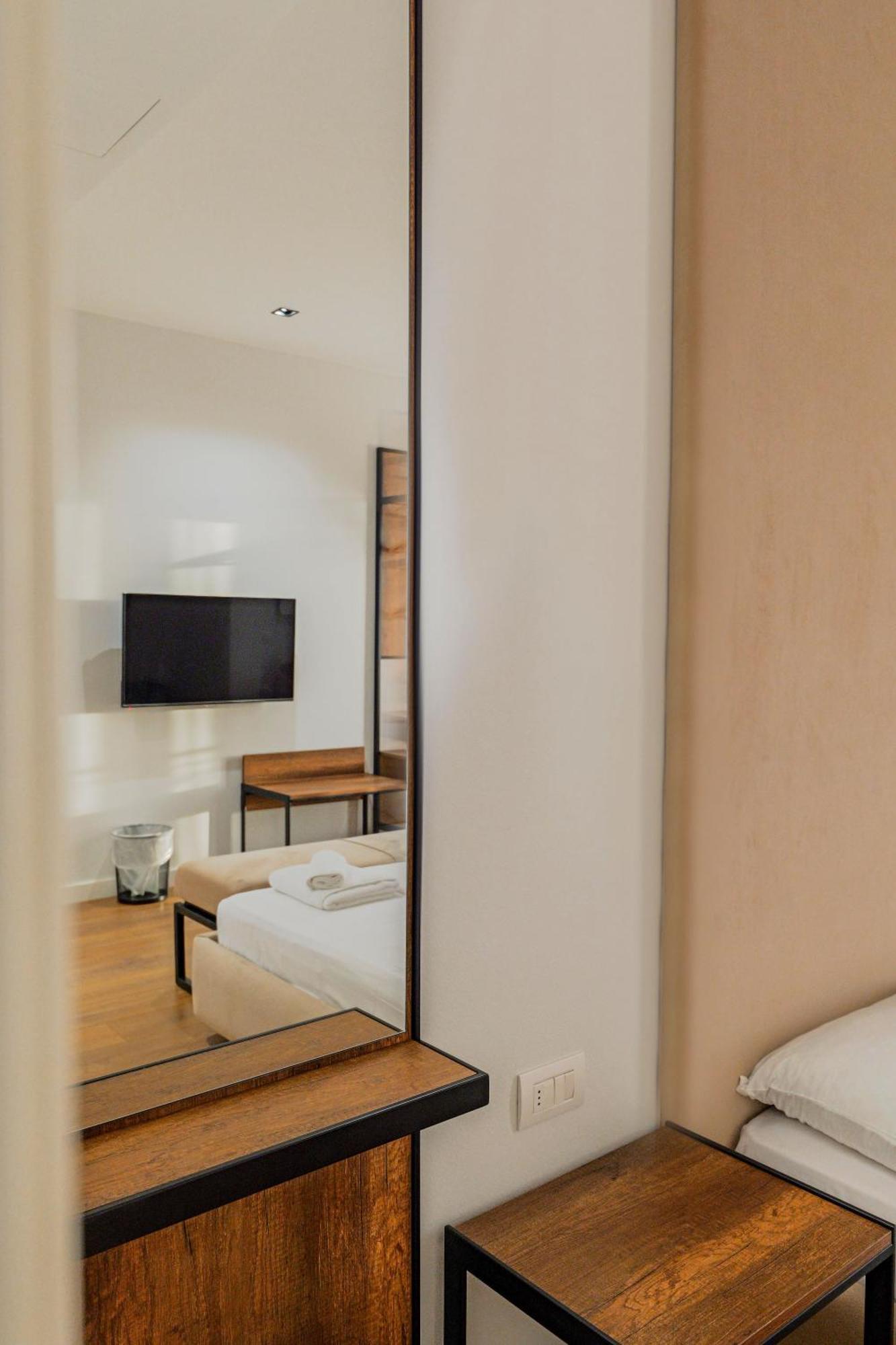 Hotel Central Vlore Exterior photo