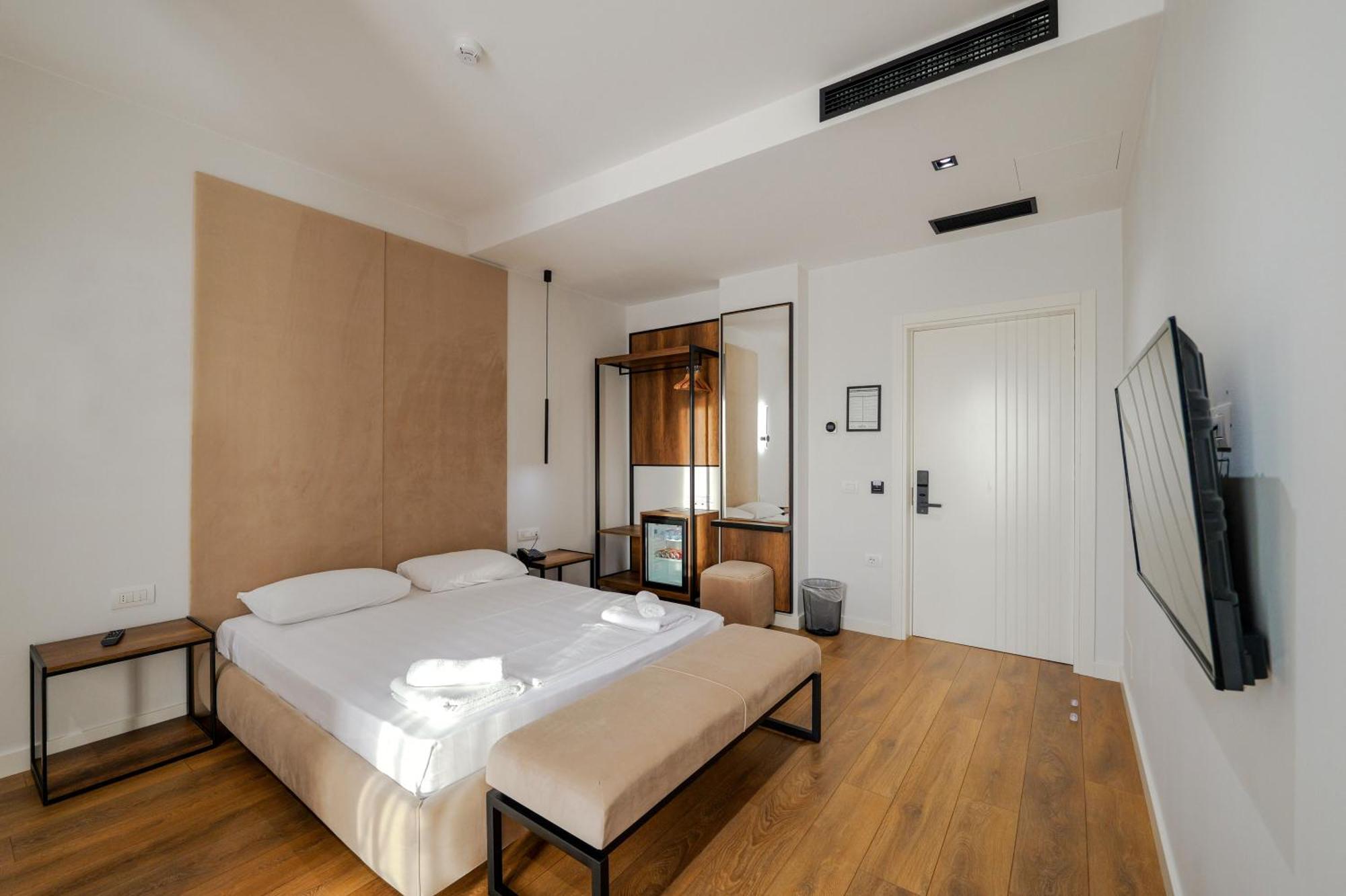 Hotel Central Vlore Exterior photo