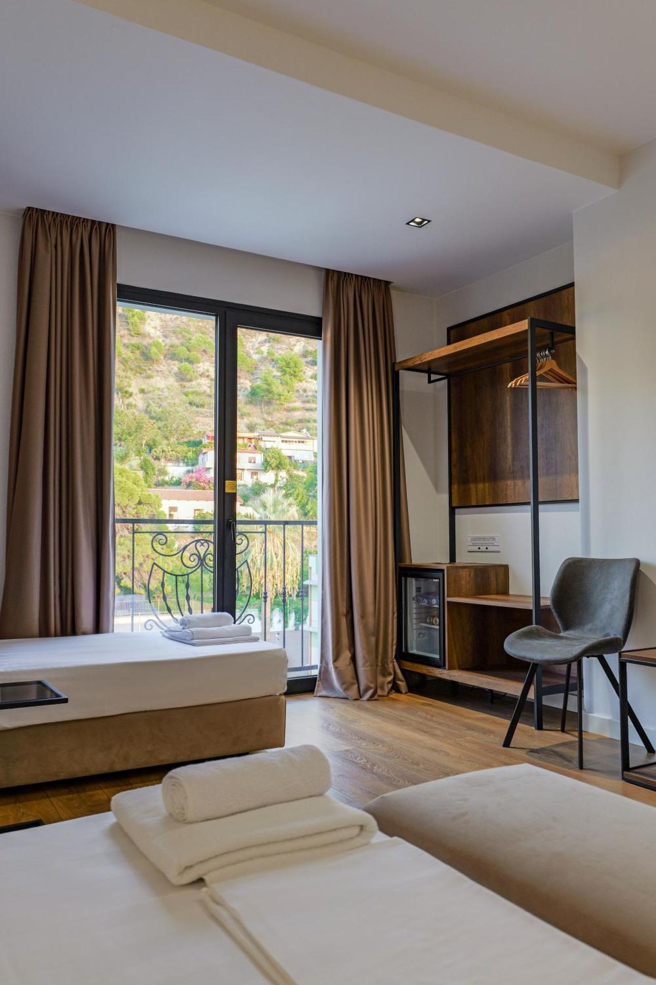 Hotel Central Vlore Exterior photo