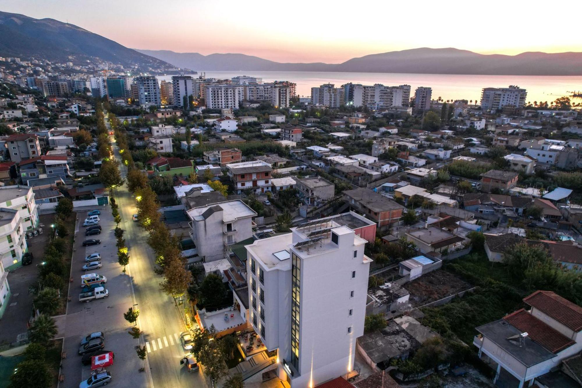 Hotel Central Vlore Exterior photo