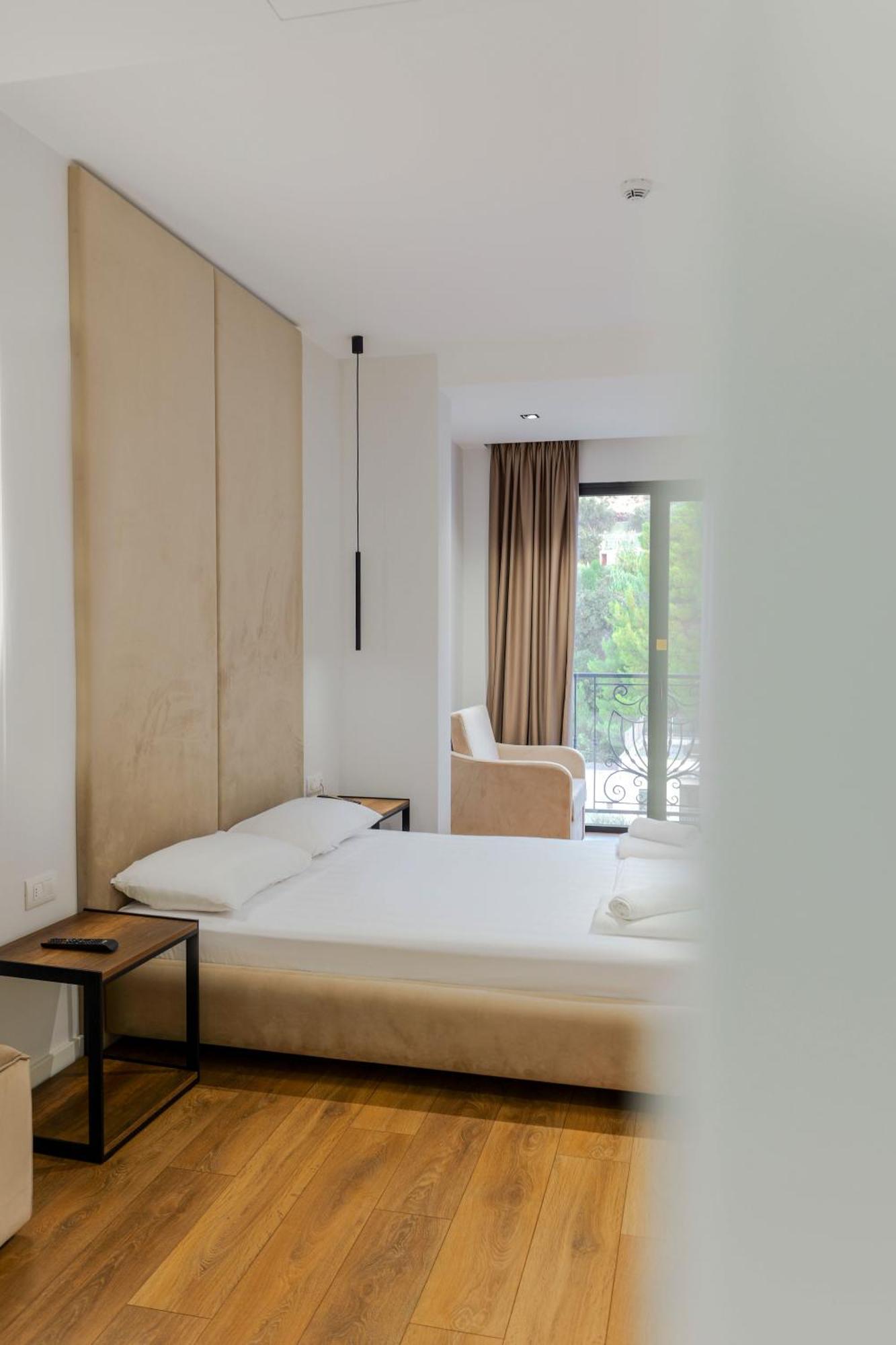Hotel Central Vlore Exterior photo